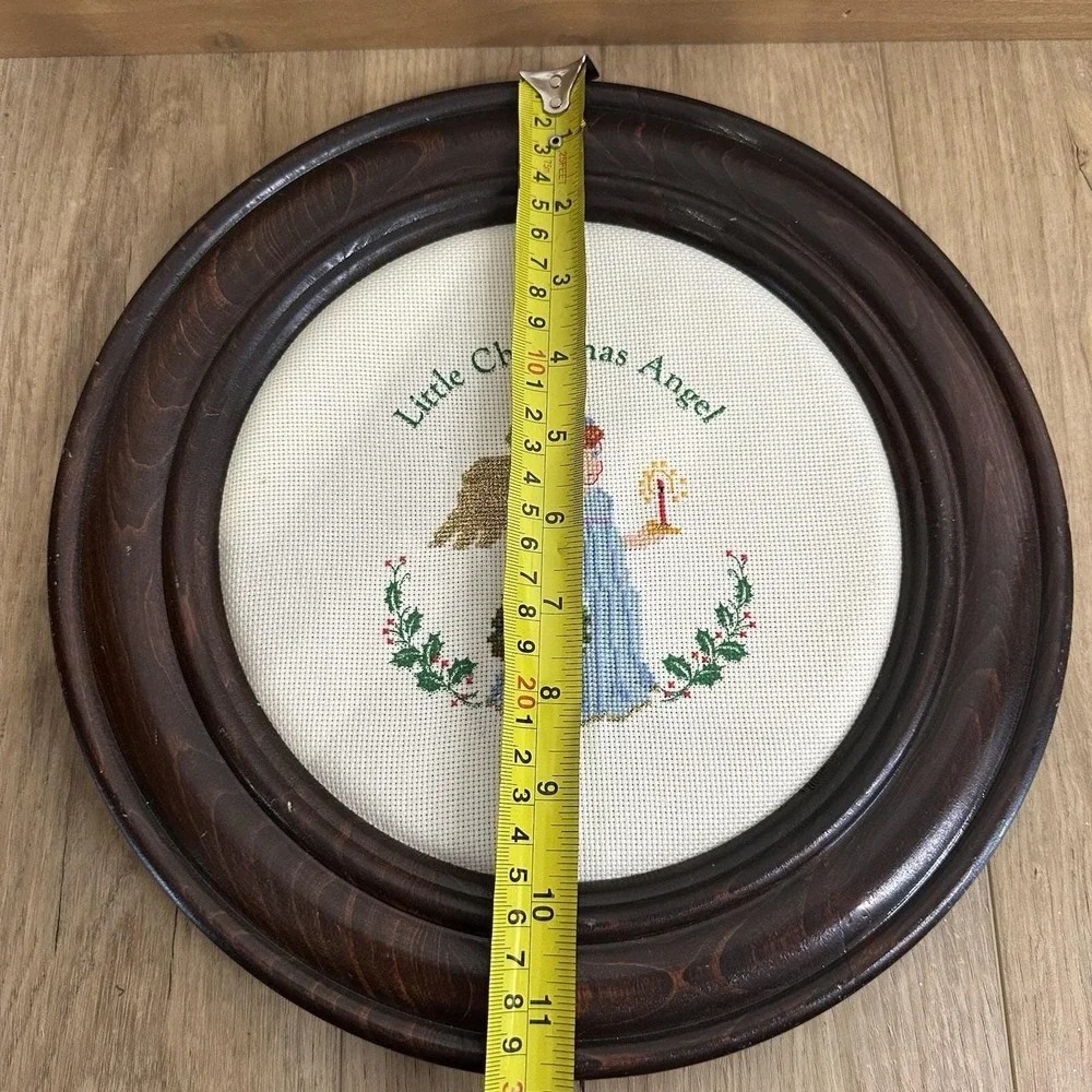 VTG Round Framed‎ Needlepoint Picture little Christmas Angel Decor Cottage 12